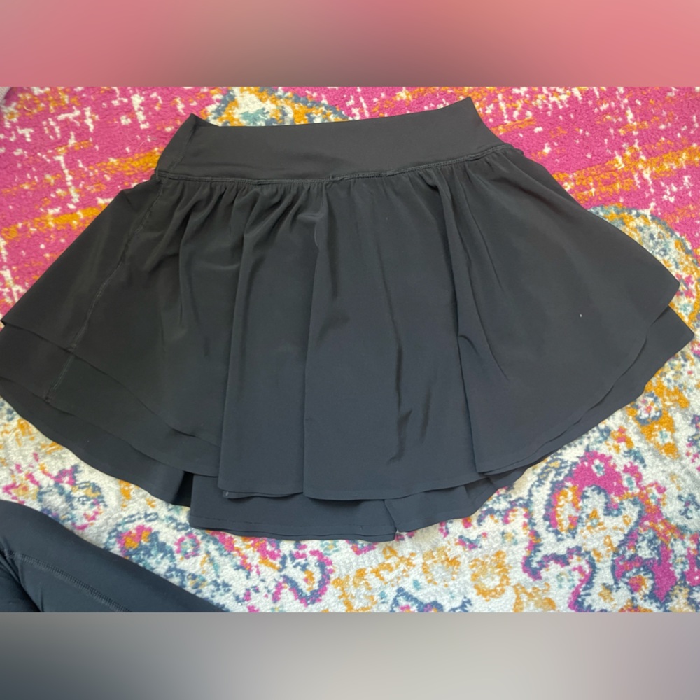 ARITZIA Flowy Athletic Skirt